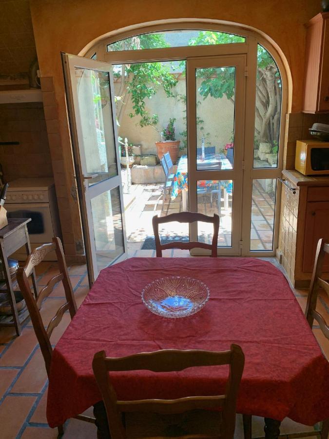 La Maison Sur La Place Aigues-Mortes Exteriér fotografie