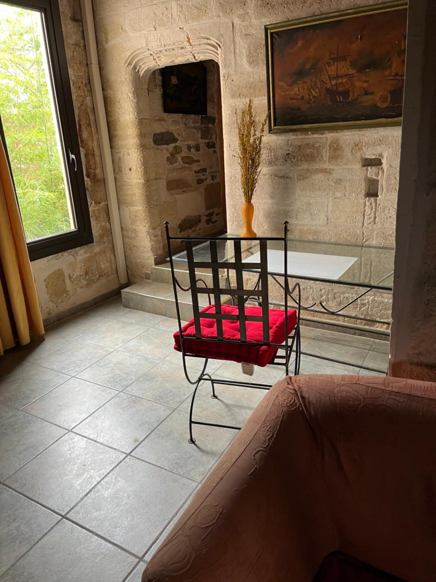 La Maison Sur La Place Aigues-Mortes Exteriér fotografie